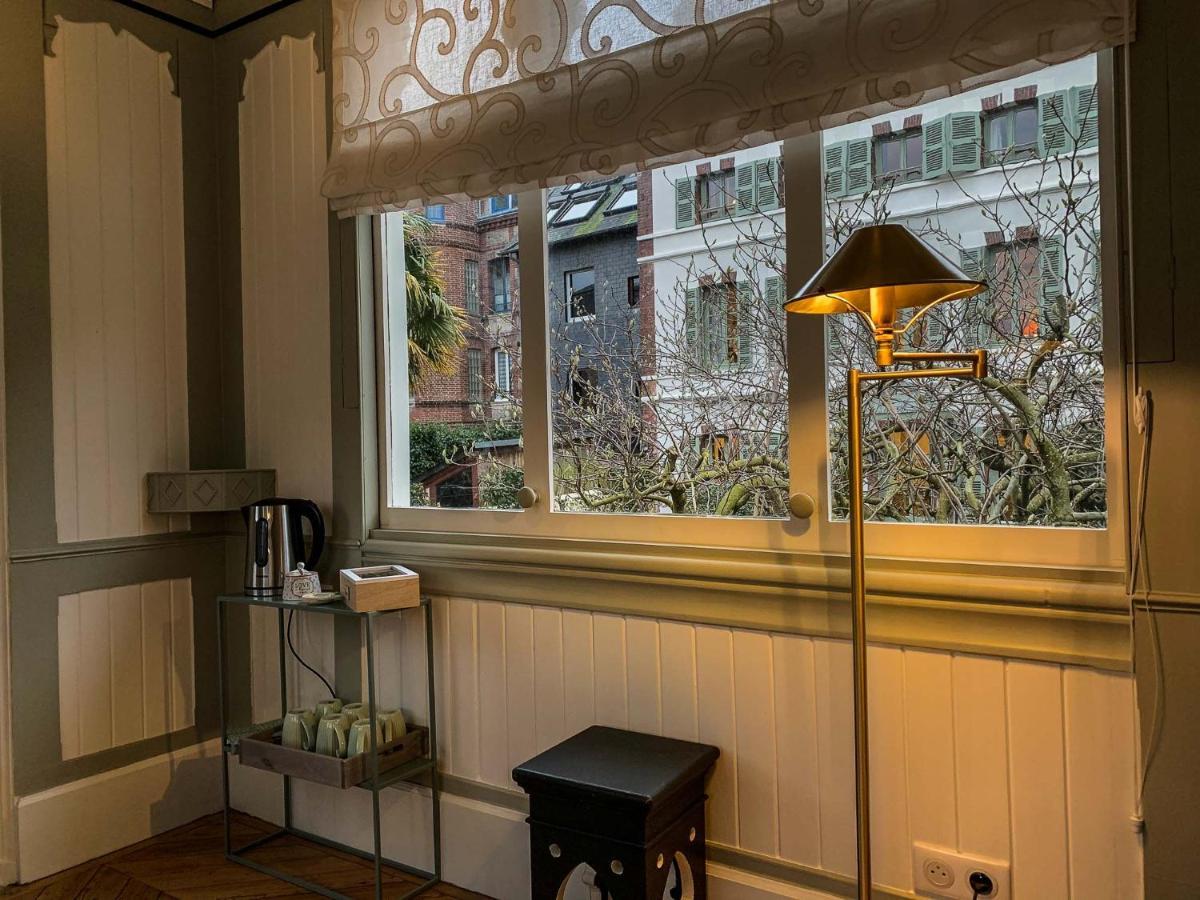 La Petite Folie Panzió Honfleur Kültér fotó
